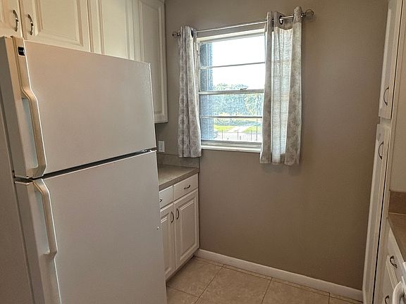 2nd image of 701 N Indian River Dr APT 203