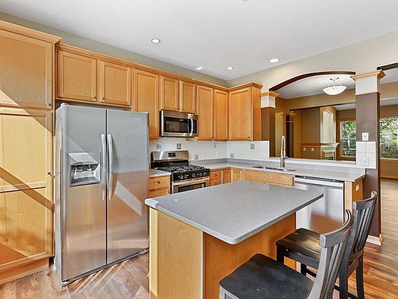 5th image of 33 4th Ave N APT 102