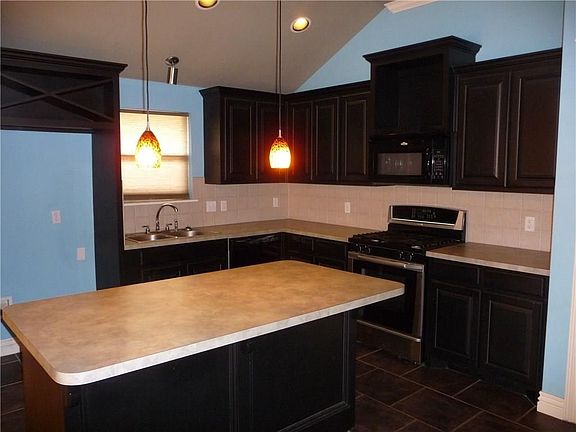 Beautiful Kitchen, Great for entertaining
