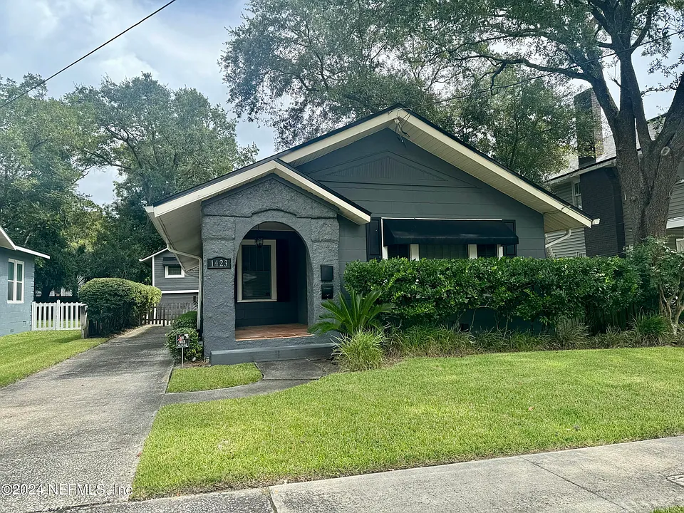 1423 Ingleside Ave