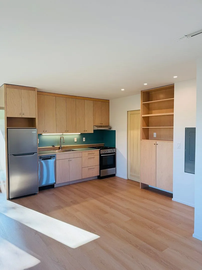 504 S H St — Photo 4