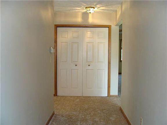 2nd image of 606 White Pine Blvd