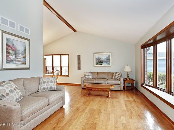 3rd image of 1016 Hyde Park Ln