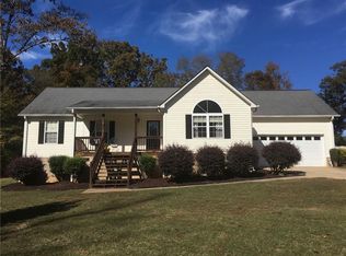112 Leland Hgts Dr, Williamston, SC 29697