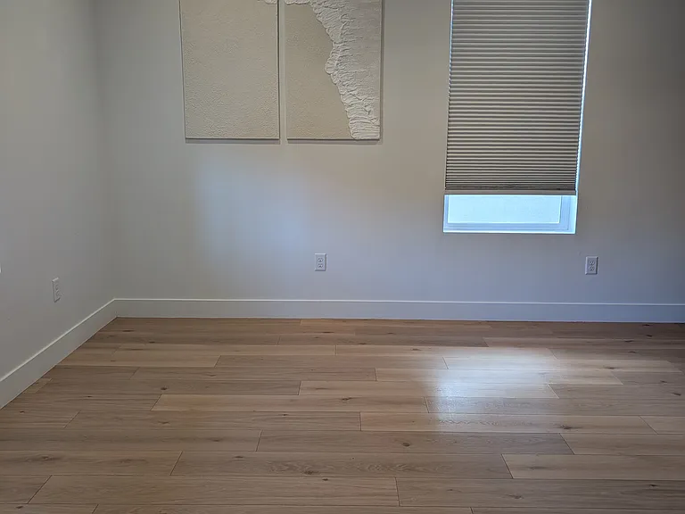 695 W Claystone Dr — Photo 5