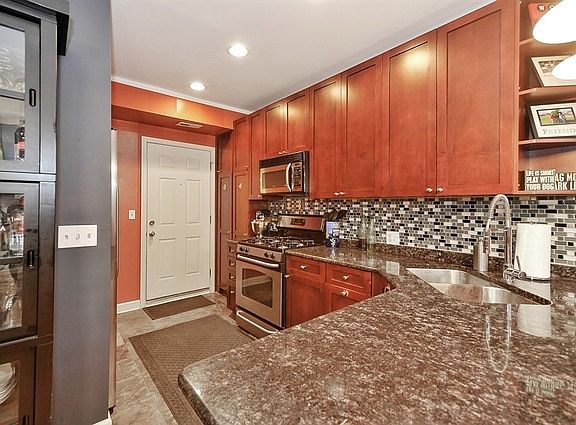 3rd image of 1618 W Wallen Ave #G