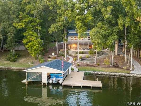 1463 Great Creek Dr, La Crosse, VA 23950