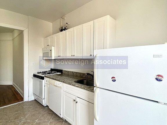 5th image of 21 Magaw Pl APT 6B