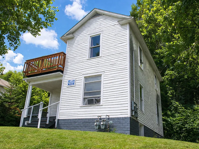 133 Franklin Ave #B — Photo 9