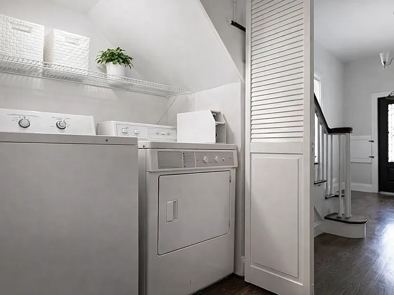121 Centre St #2 — Photo 7
