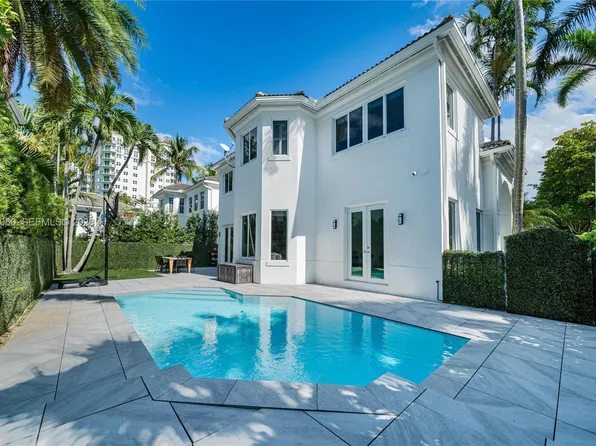 3703 NE 199th St, Aventura, FL 33180