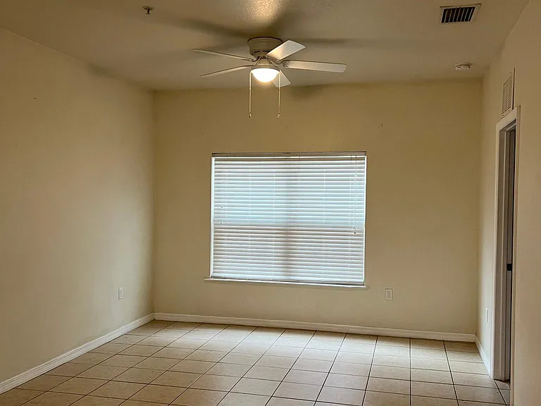 1577 NW 29th Rd #11 — Photo 9