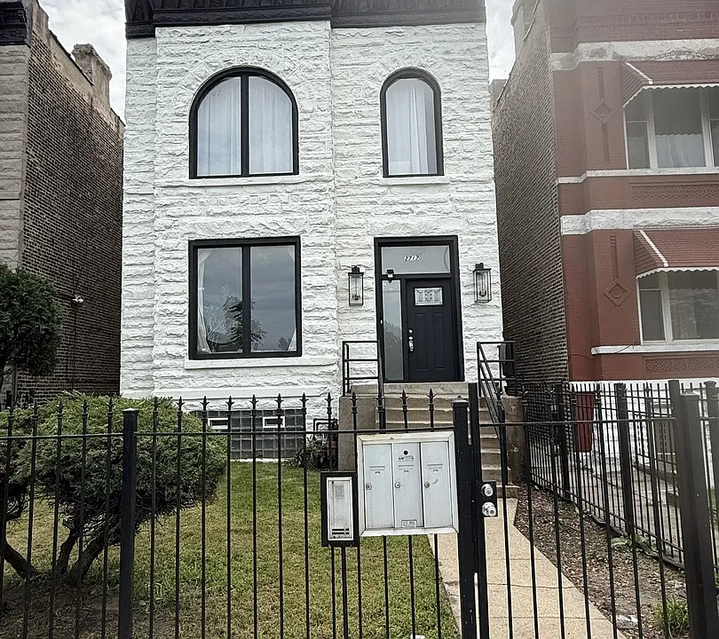 2717 W Congress Pkwy #2