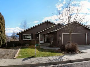 605 N Heights Dr, Eagle Point, OR 97524