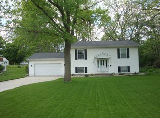 3022 Hiawatha Rd, Cedar Falls, IA 50613