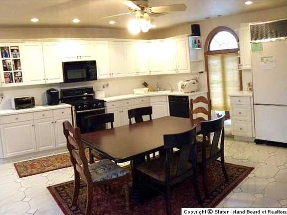 4th image of 104 Canton Ave