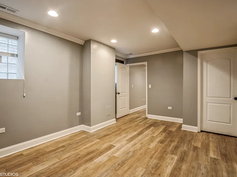 2417 N Ridgeway Ave #1 — Photo 18