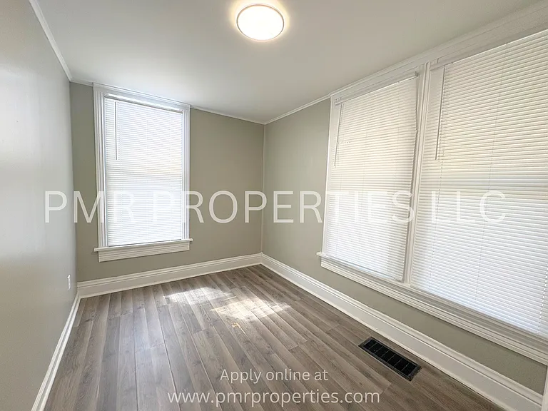 3005 N 8th St — Photo 5