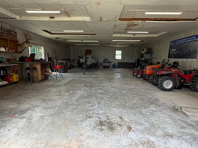 10198 Sugar Creek Rd — Photo 2