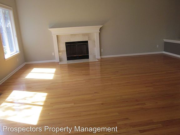 4th image of 611 Serpentine Ct