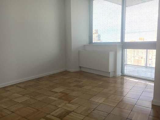 2nd image of 505 W 37th St APT 2110