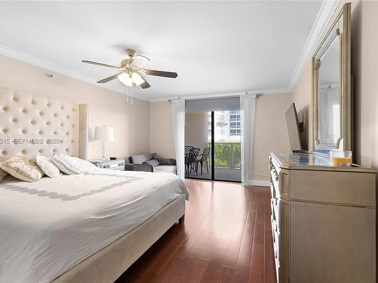 6423 Collins Ave #703 — Photo 32