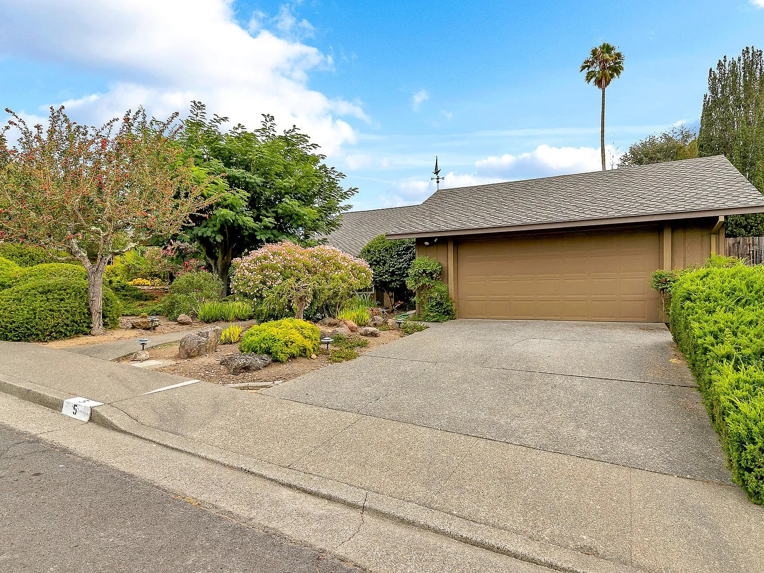 3 bed, 1815 sqft, $6,500 — Photo 3