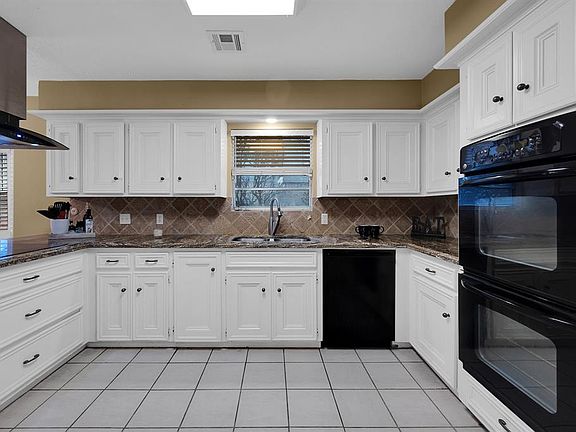 5th image of 11827 Normont Dr