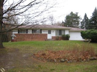 824 E Romeo Rd, Oakland, MI 48363