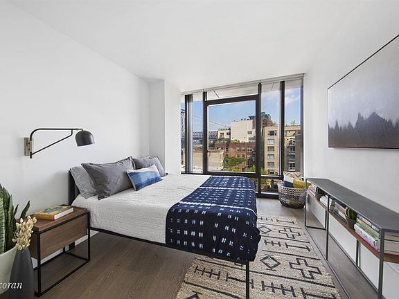 5th image of 429 Kent Ave #741