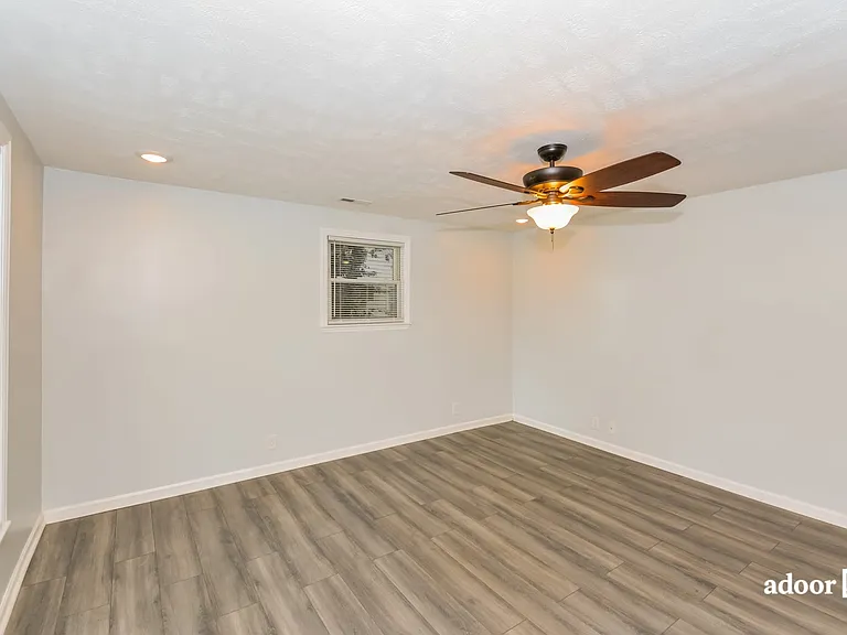 111 McKinley St — Photo 5