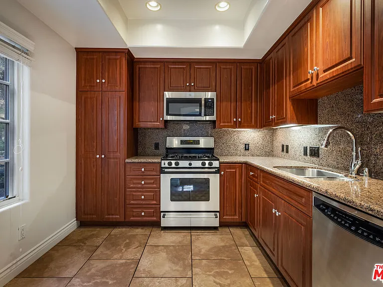 851 N San Vicente Blvd #102 — Photo 20