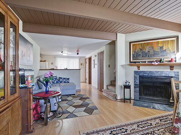 5th image of 522 Normandie Ln
