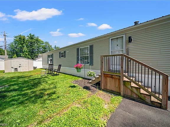 4th image of 138 Marilyn Dr