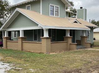1619 N Fisher St, Goldthwaite, TX 76844