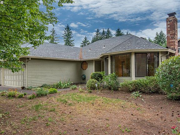 3rd image of 2107 NE 124th Ave