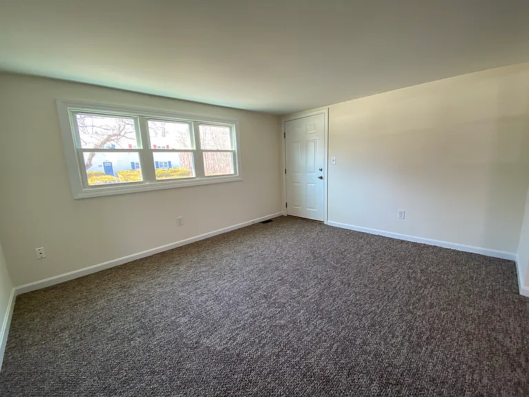 5 Dora Dr — Photo 6