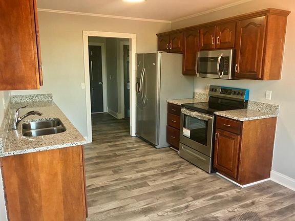 4th image of 4009 Port Royal Dr