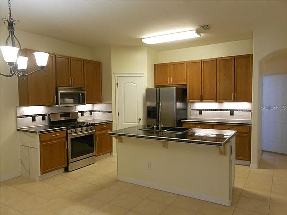 4th image of 6934 Surrey Oak Dr