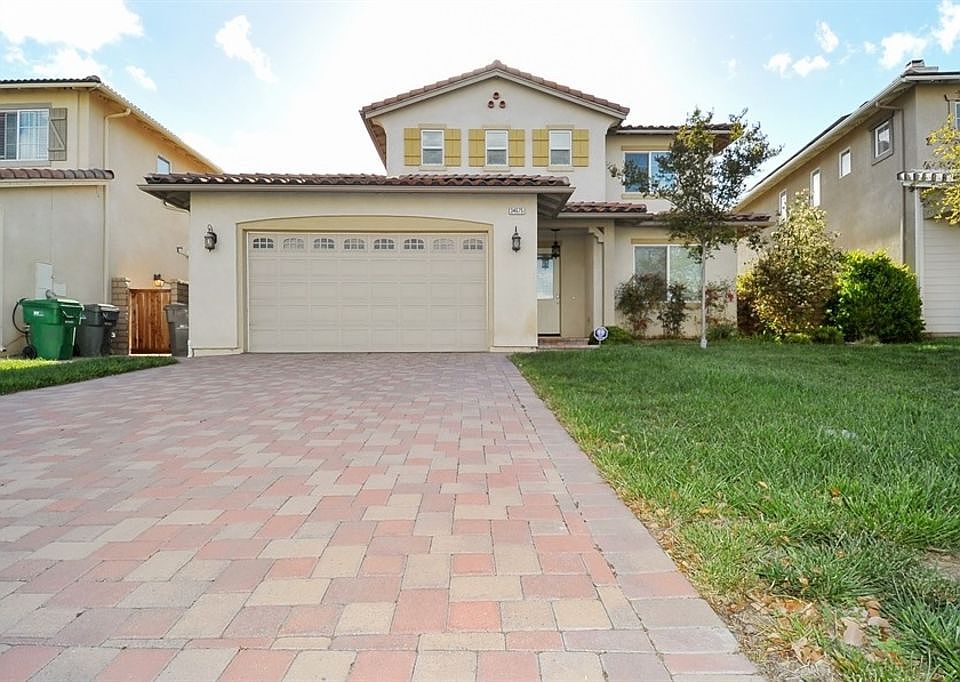 1st image of 34675 Wintersweet Ln