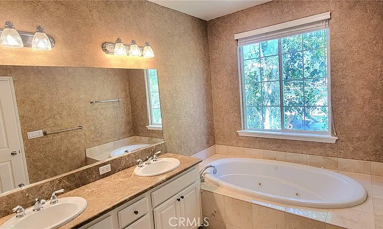 4110 W Kling St — Photo 18