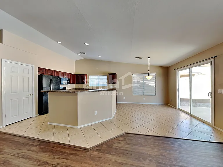 16776 W Mesquite Dr — Photo 7