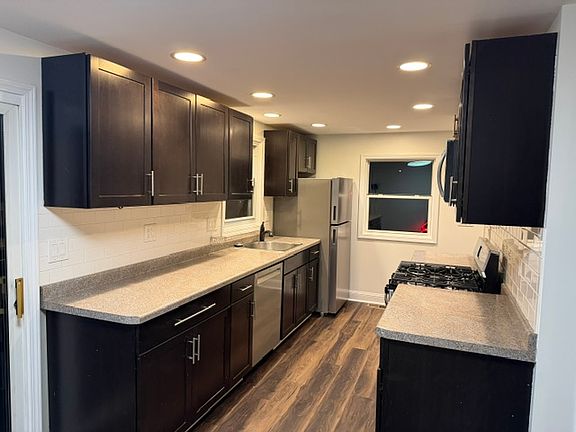 2nd image of 33640 N Evergreen Dr
