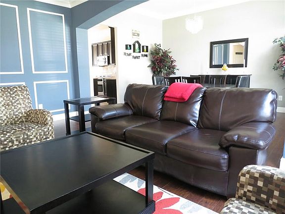 4th image of 207 Brittany Dr
