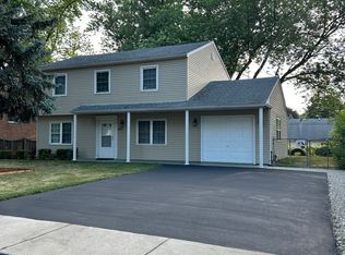 165 Kingston Rd, Bolingbrook, IL 60440