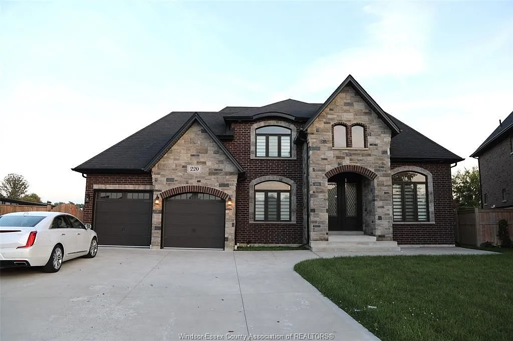 4 bed, 2.5 bath, $3,900 — Photo 1