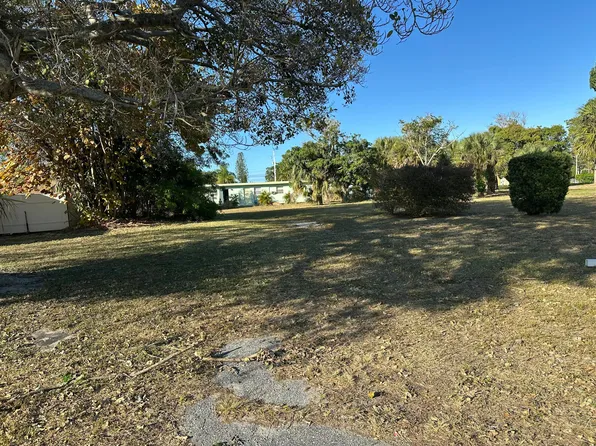 221 NE 9th Avenue, Boynton Beach, FL 33435