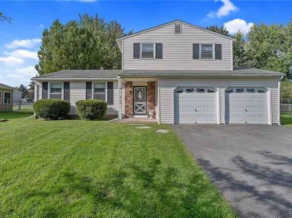 5330 Skylark Cir, Clay, NY 13041