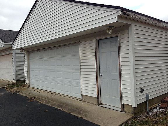 large 2.5 car garage