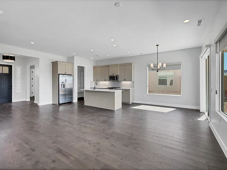 965 W Mesa Ave — Photo 6